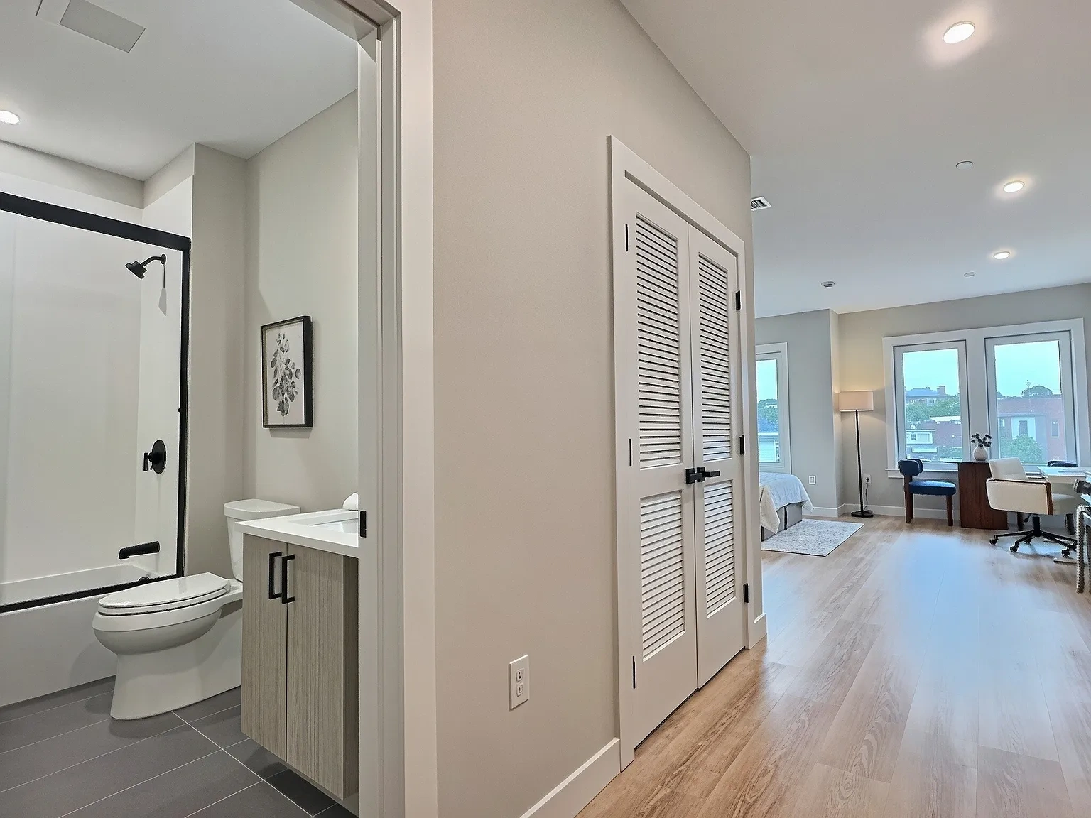 1305 Hyde Park Apartments – Floor plan