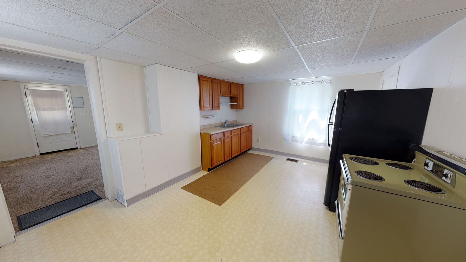 212 E Walnut St – photo 3