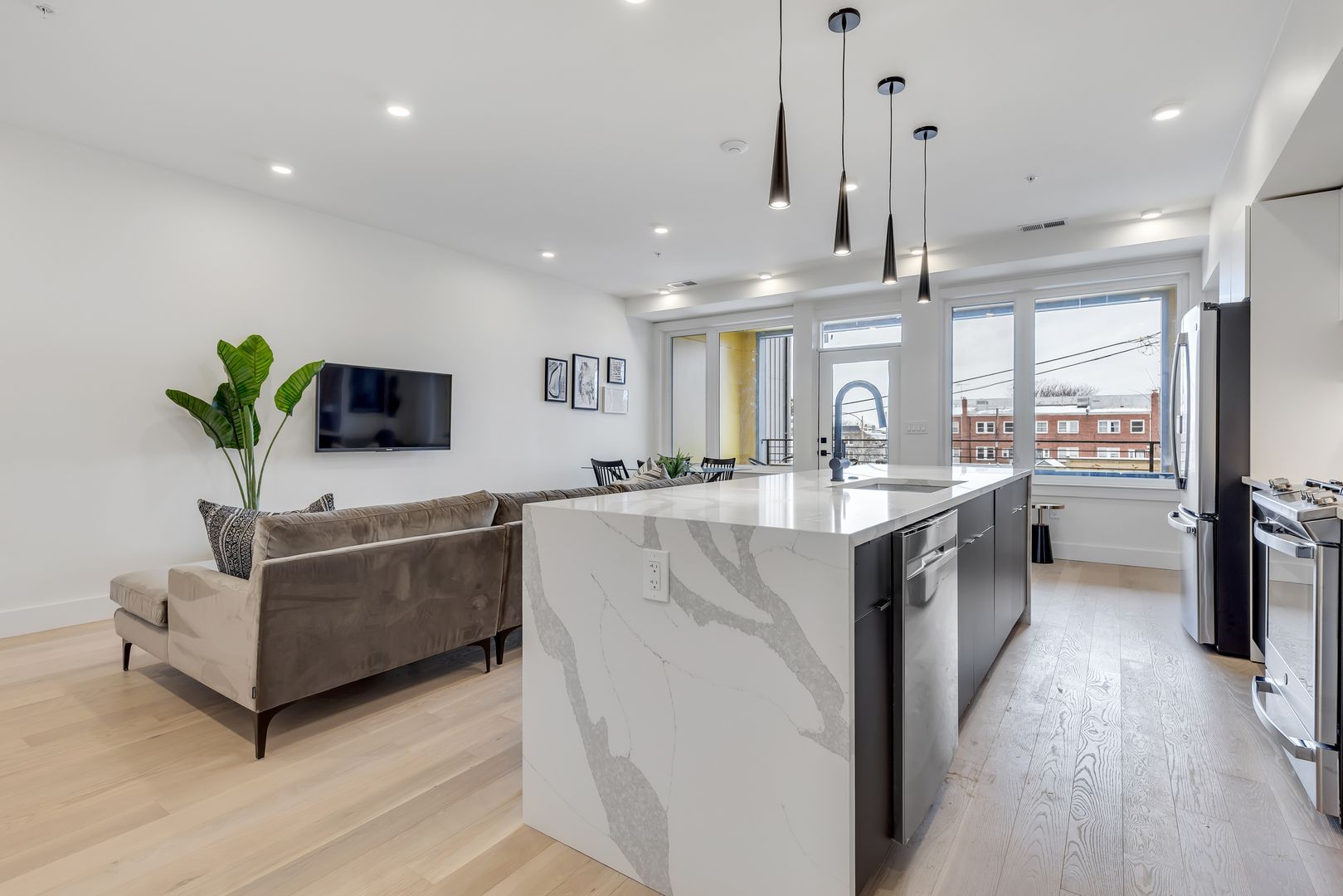 331 15th St NE – photo 5