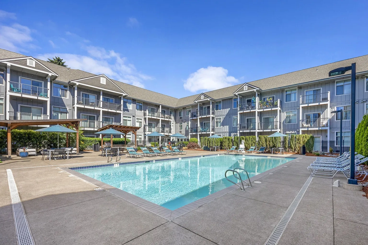 Chase Courtyard – photo 2