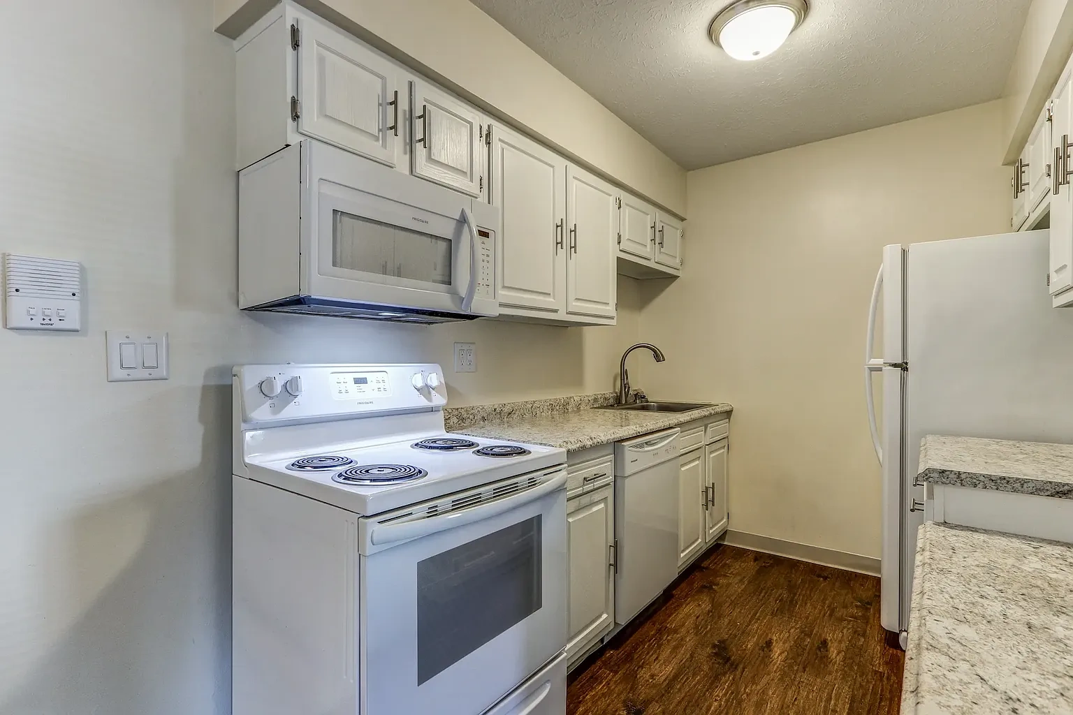 Royalwood Apartments – photo 5