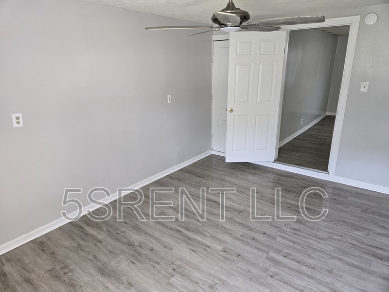 236 S Mary Ellen St unit A – photo 1