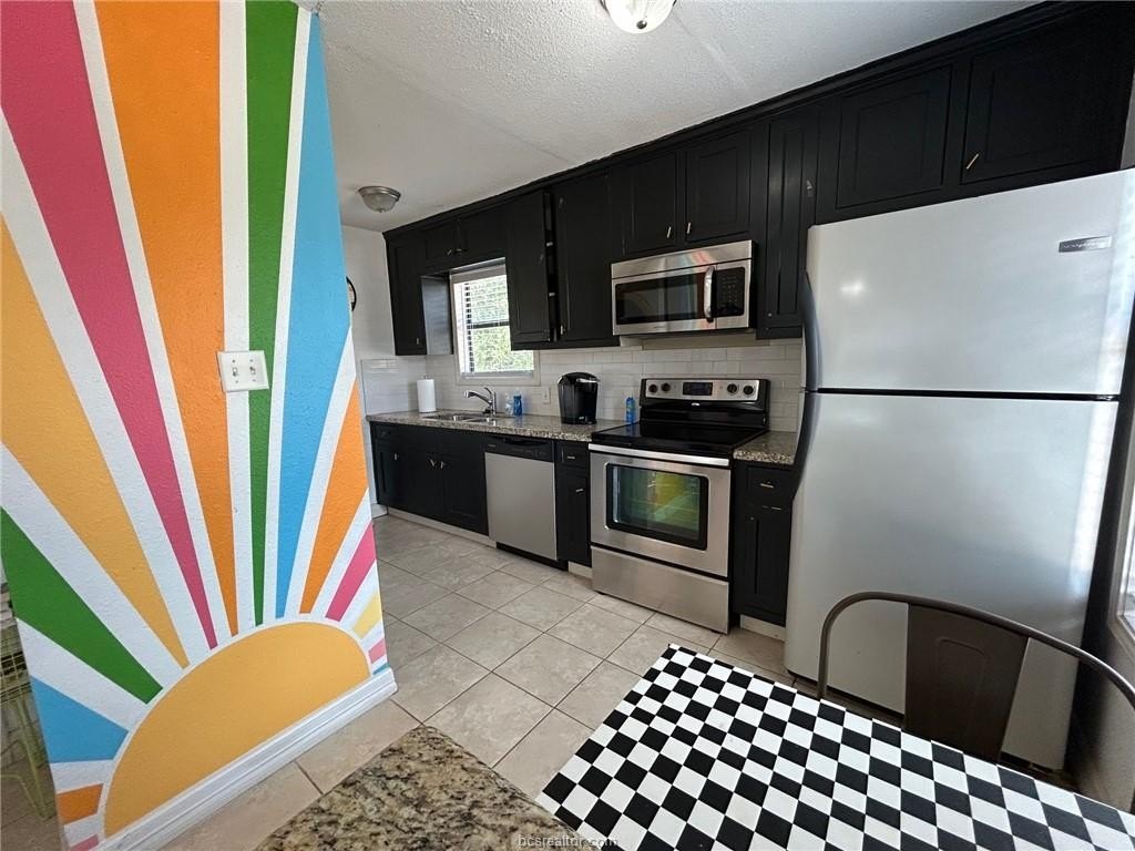 212 Montclair Ave – photo 3