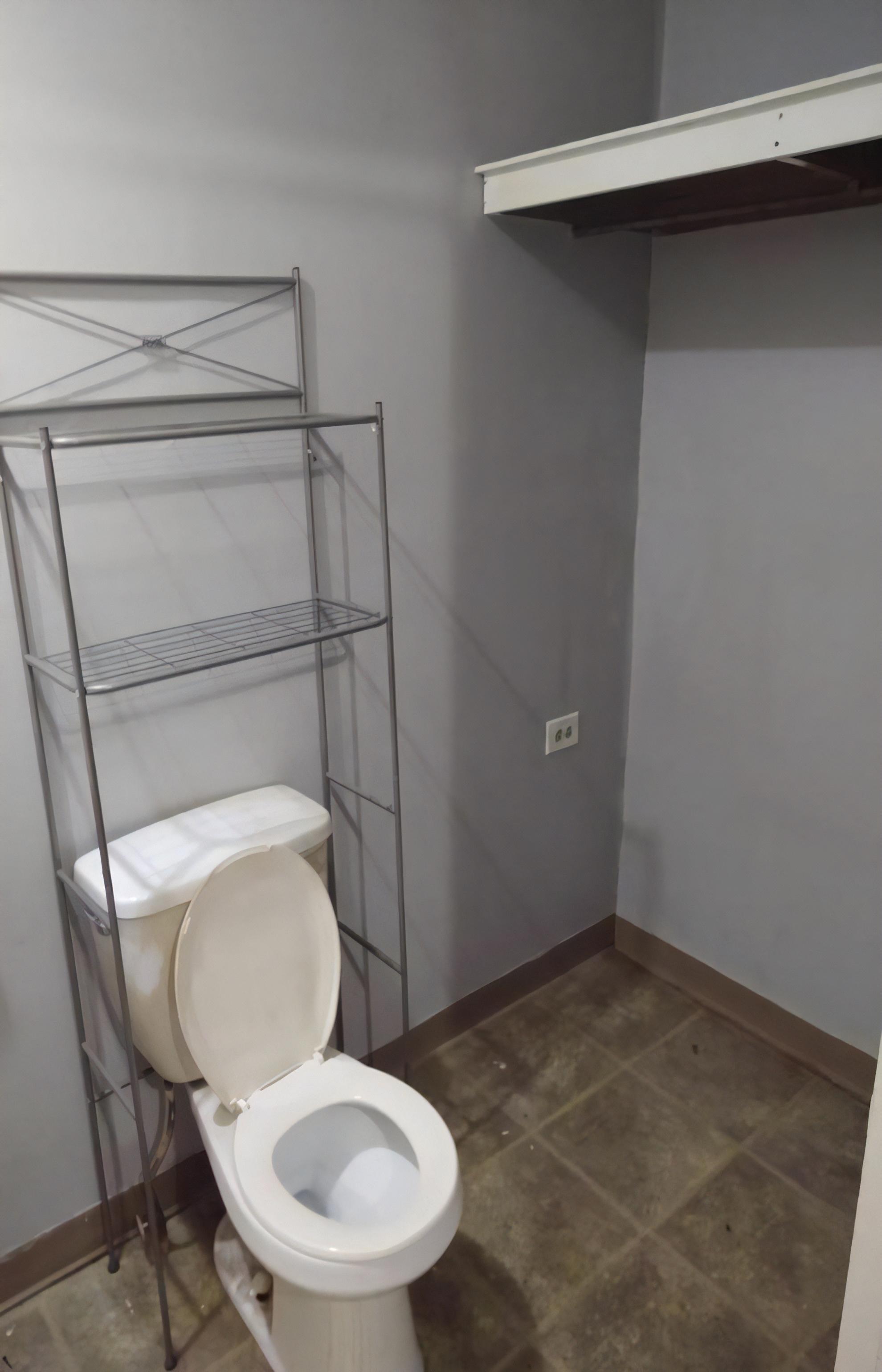 904 Putnam Ave – photo 4