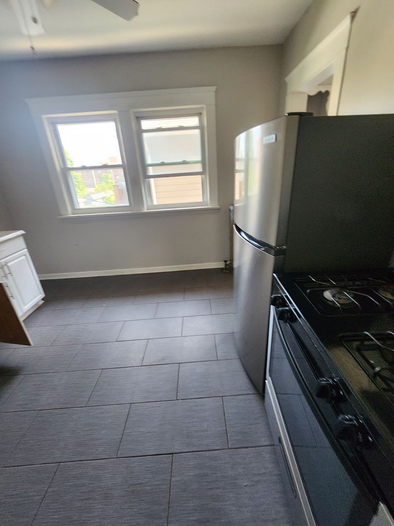 2569 Cheshire Rd unit Up – photo 5