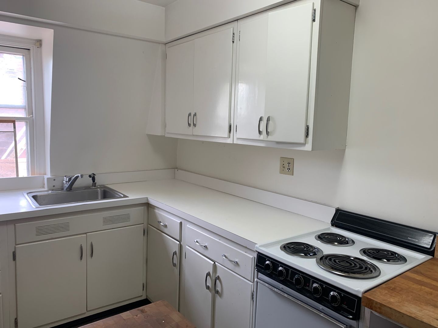 5711 Howe St unit Apartment 6 – photo 3