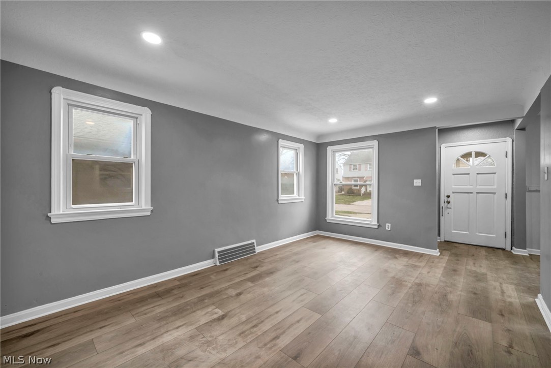 3202 Parklane Dr – photo 3