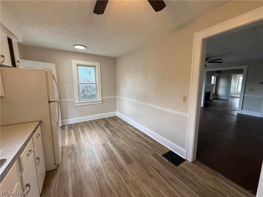 301 Roslyn Ave NW unit 303 – photo 4