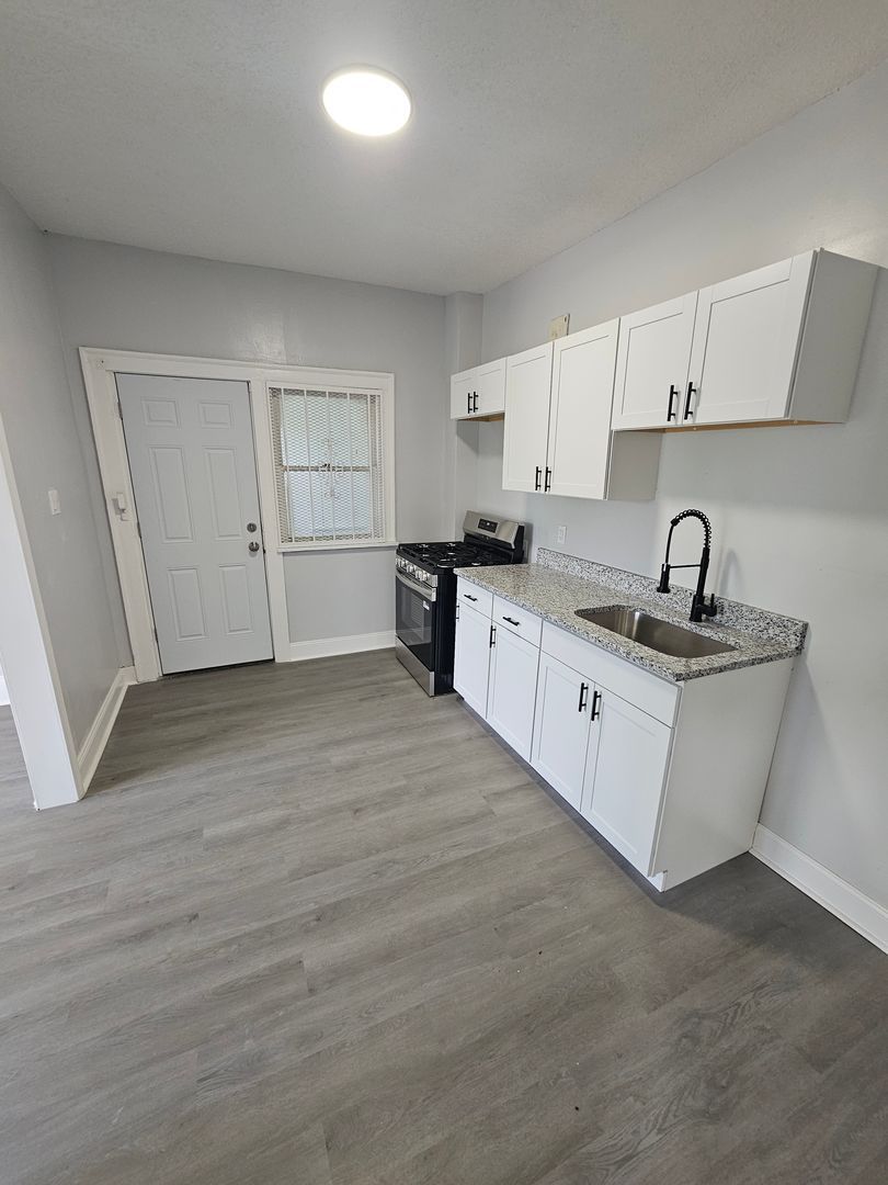 14201 Westropp Ave unit 14201 Westropp Ave UNIT 3 – photo 5