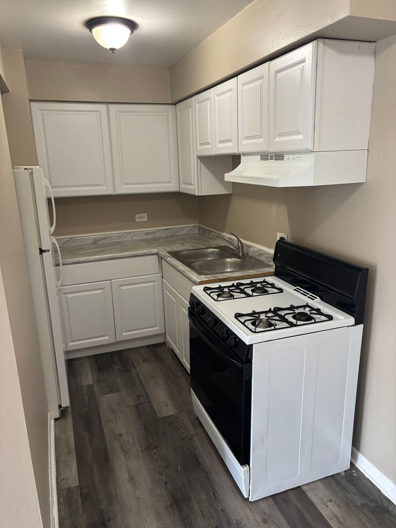 12500 Lincoln St unit 12 – photo 1
