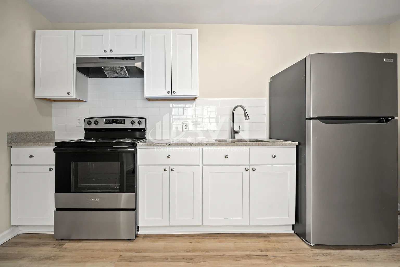 8 S Reed Ave – photo 2