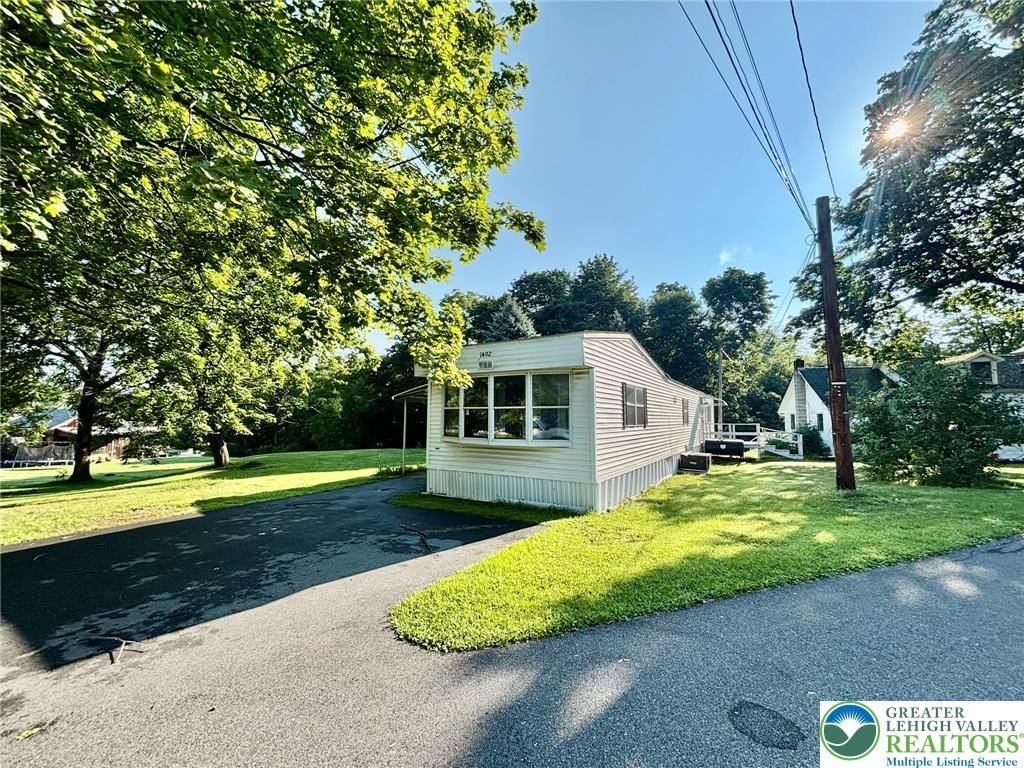 1402 Main St – photo 3
