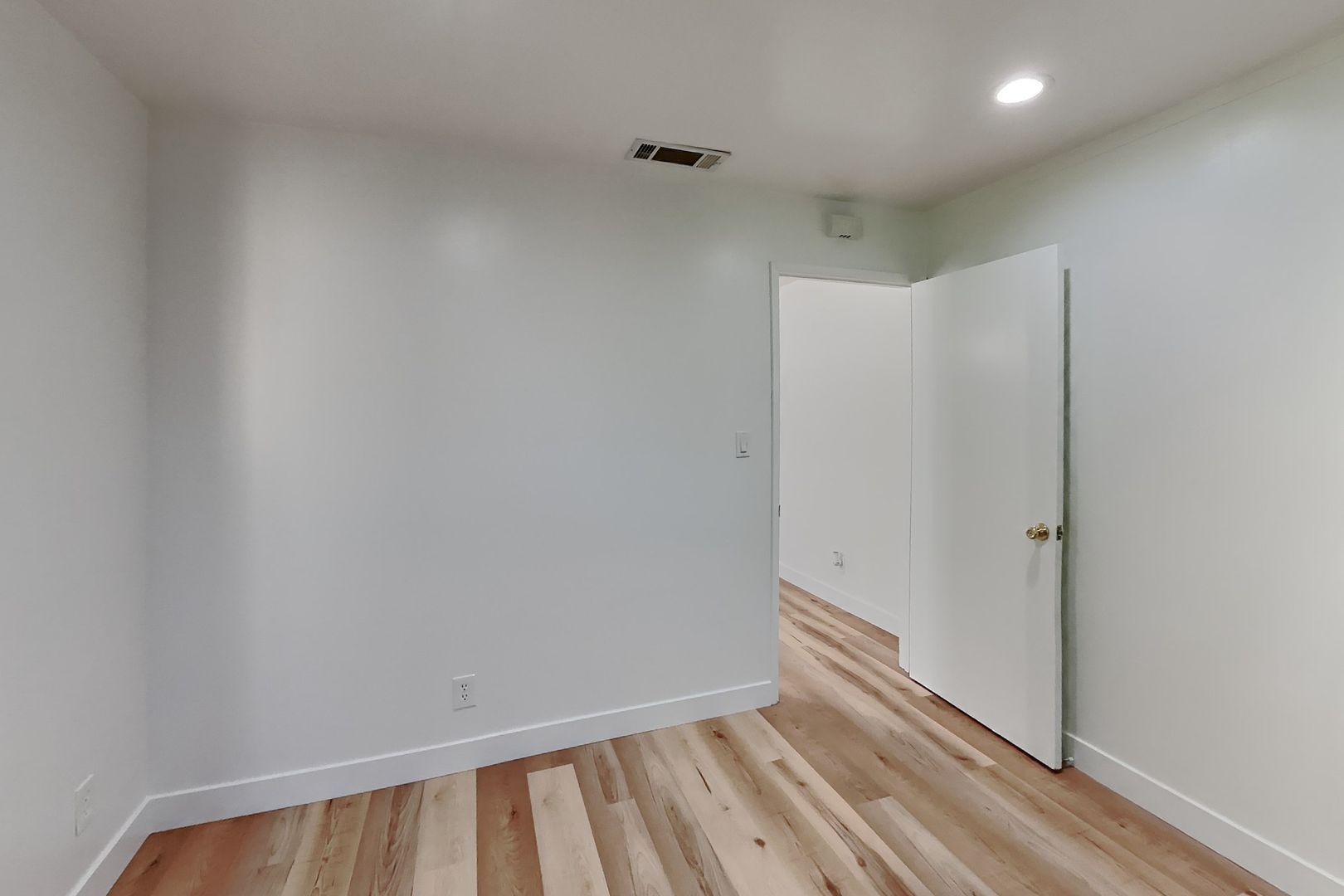 930 Dolores Ave unit #1 – photo 5