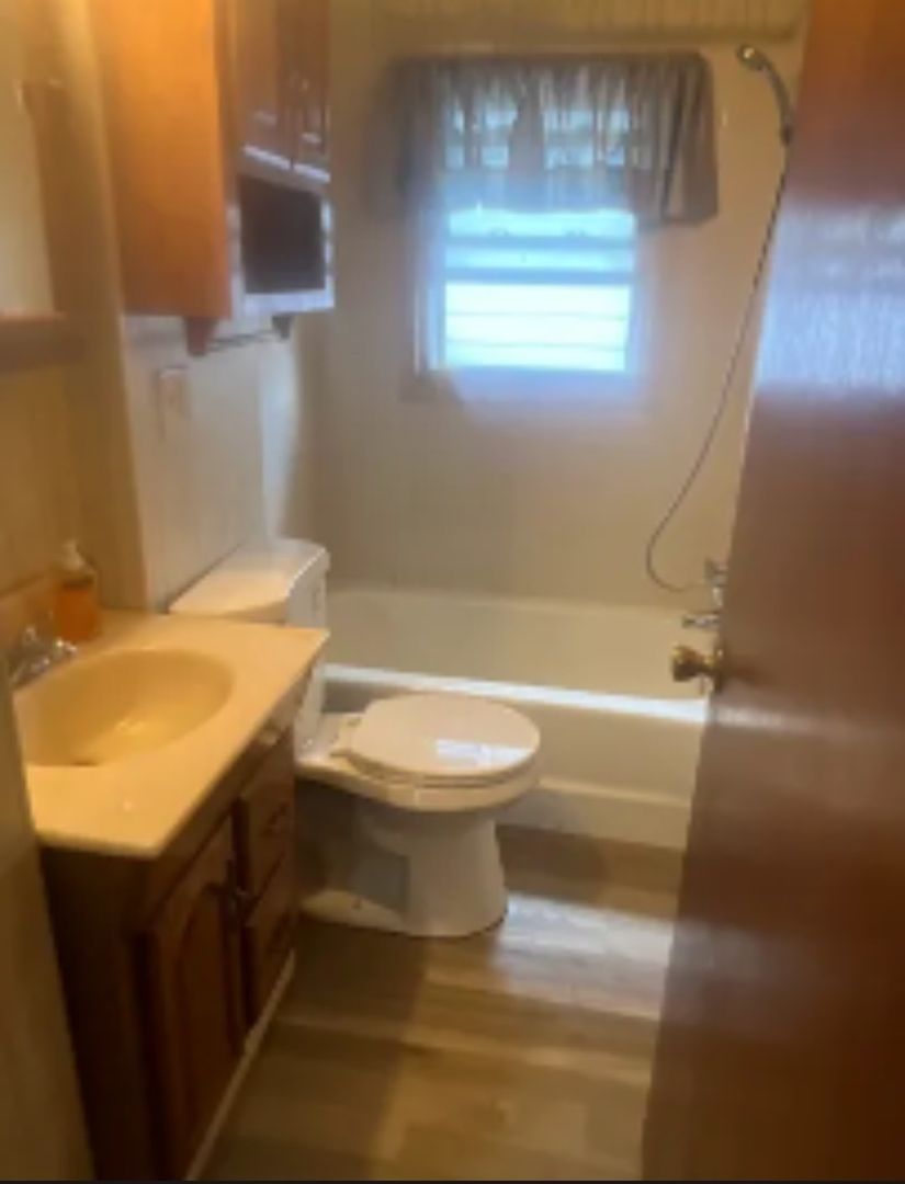 360 Lemert St – photo 3