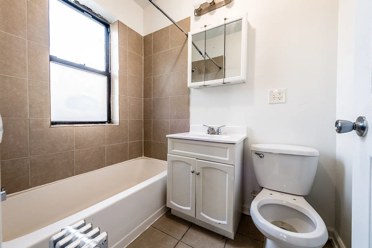 8127 S Ellis – photo 3