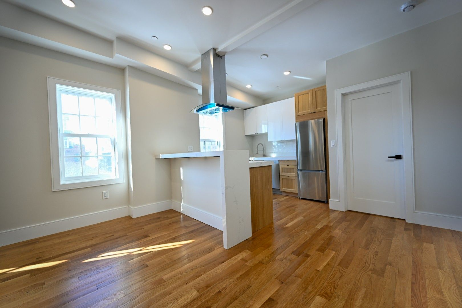 18 Winchester St – photo 2