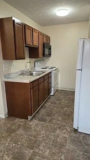 Lakewood Apartments – photo 5