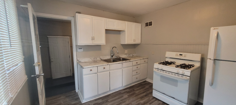 1785 Tecumseh St – photo 3