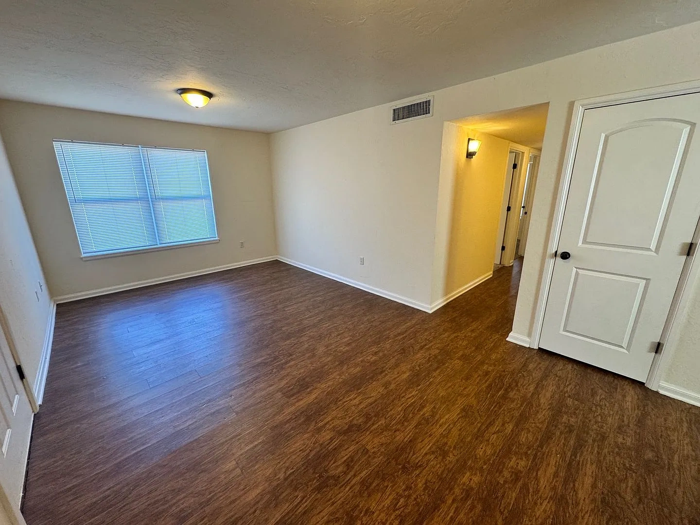 Renaissance Park Apartments – photo 2