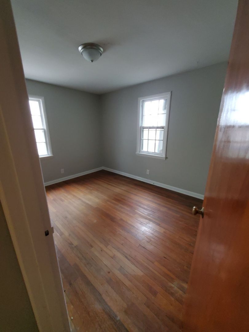 1636 St Elmo Ave NE – photo 1
