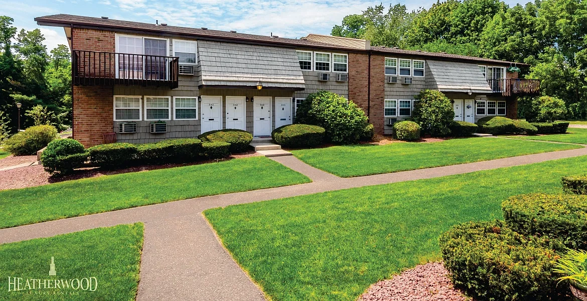 Heatherwood House at Ronkonkoma – photo 3