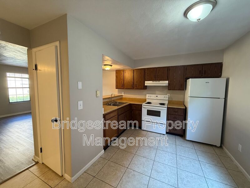 155 Forest St – photo 4