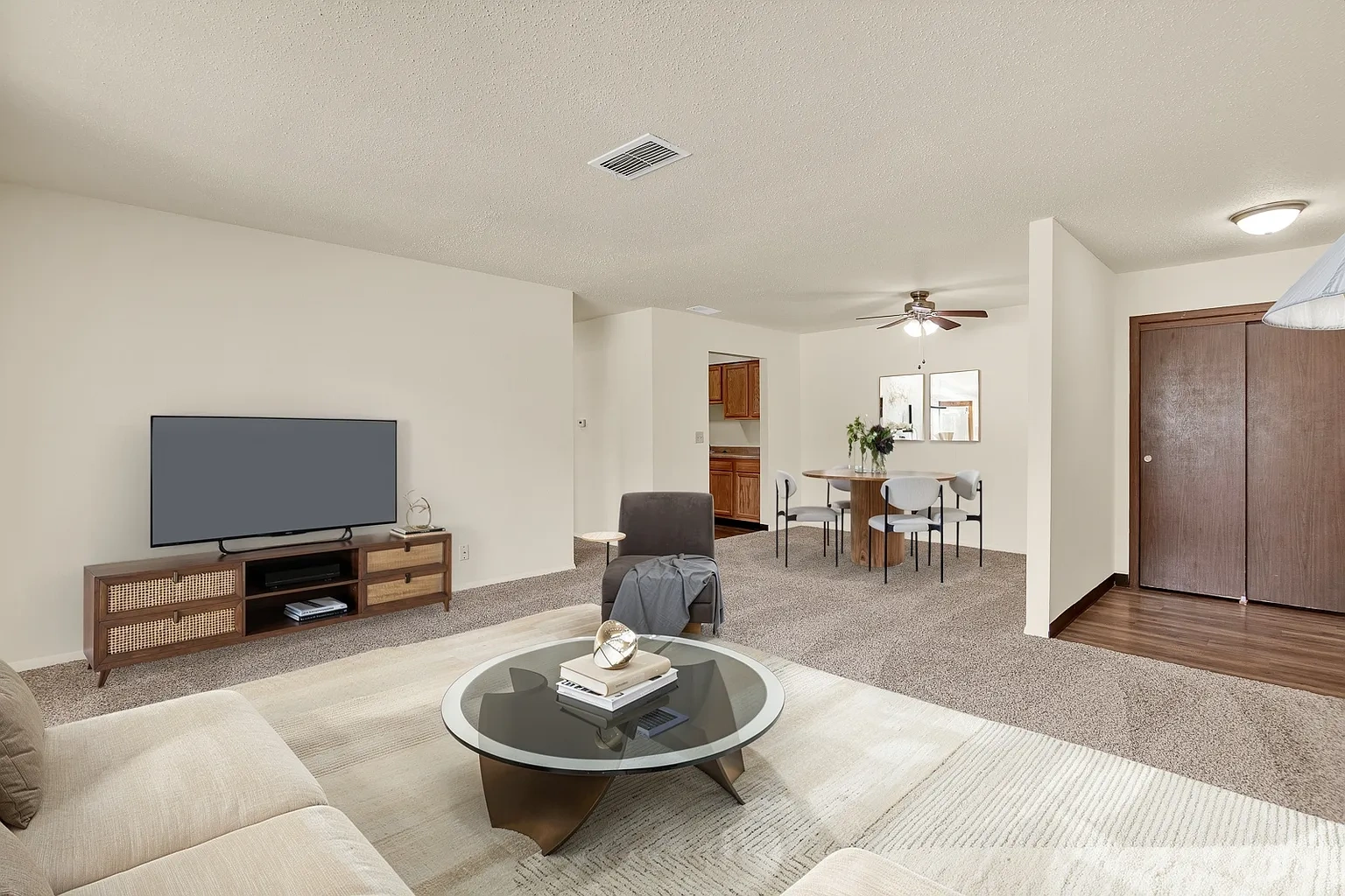 Kimberly Club Apartments – photo 4