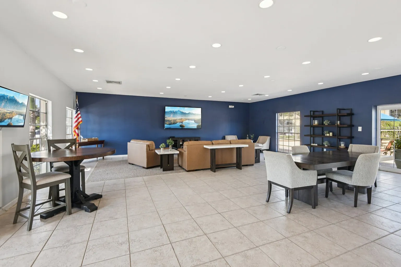 Imperial Palms Apartments – photo 1