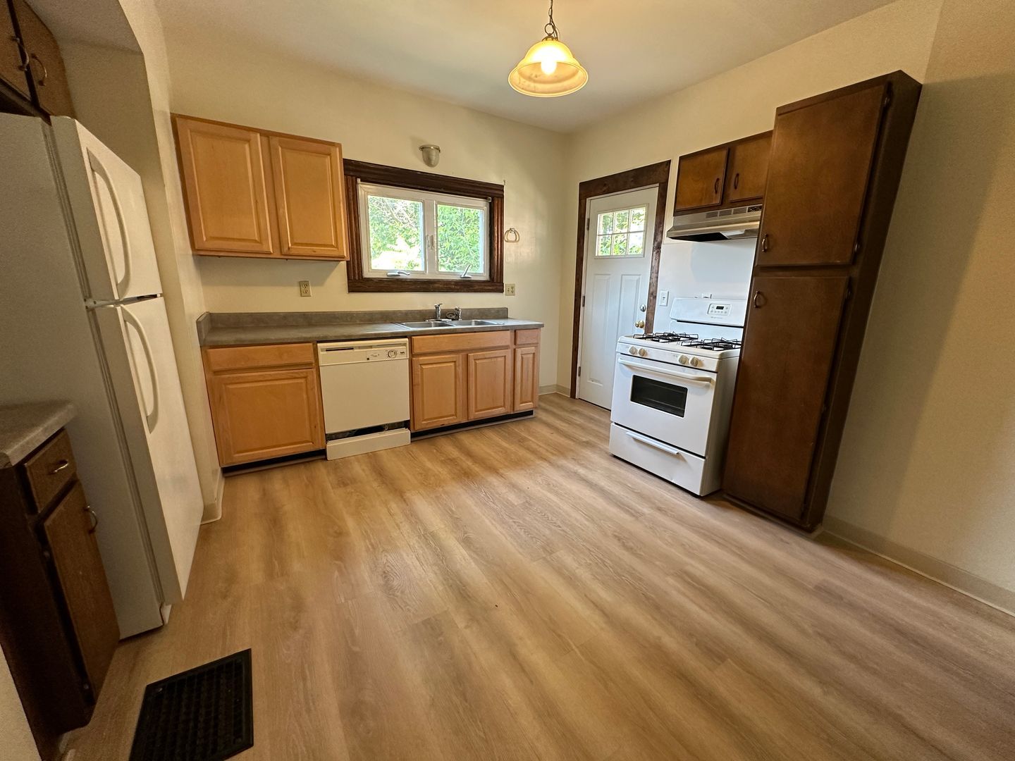 306 Eddy St unit 306 Eddy Street – photo 2