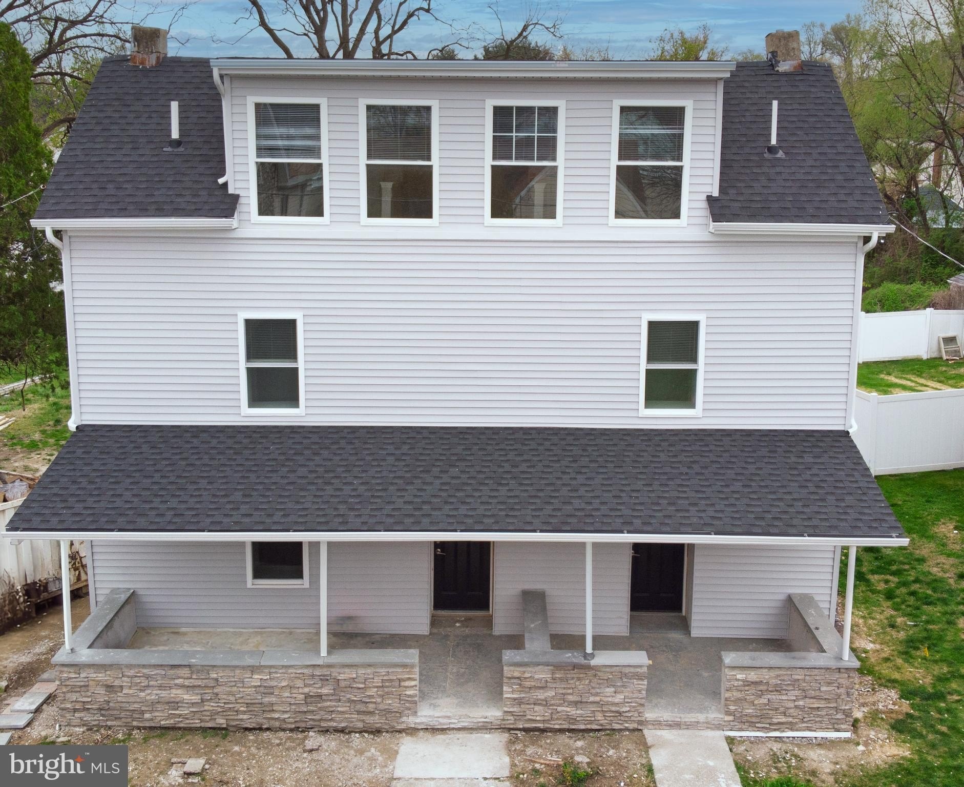 520 East Ave – photo 1