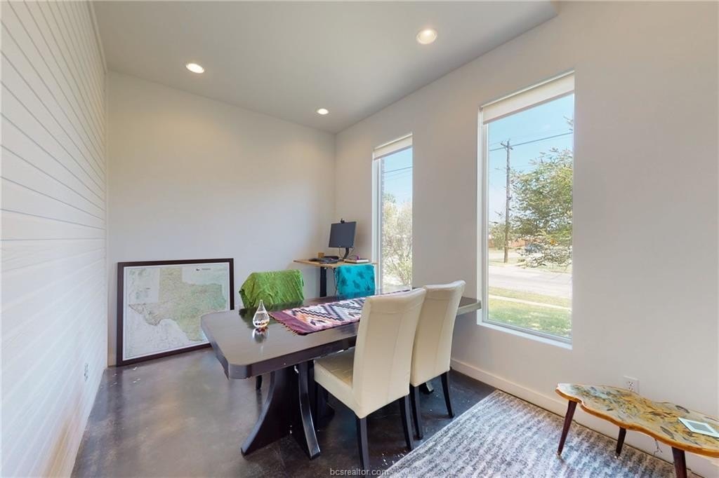 217 N Houston Ave – photo 5