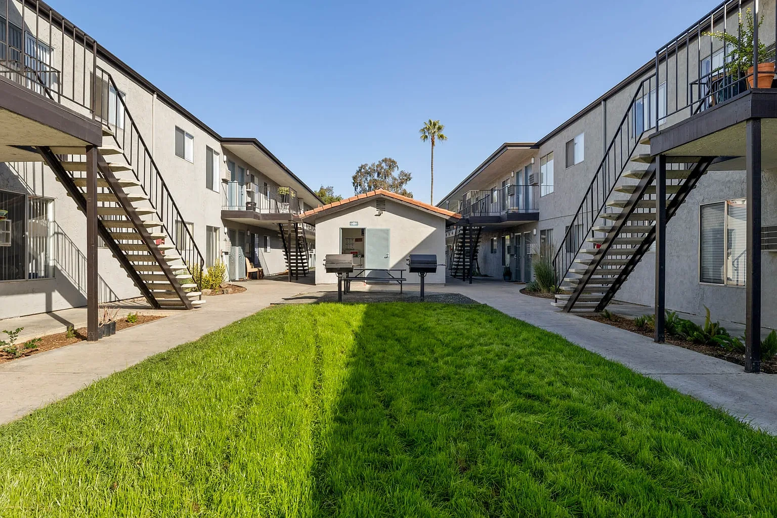 Valle at 9121 Kenwood – photo 3