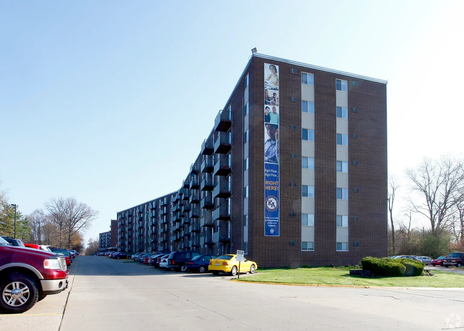 College Towers Apartments – photo 2