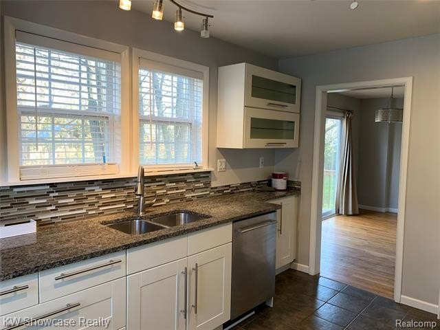 2050 Wycliffe Ave – photo 3