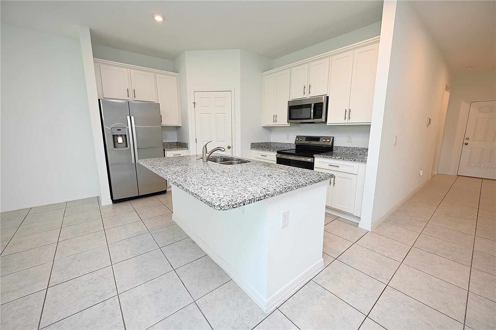 685 Crown Rose Dr – photo 2