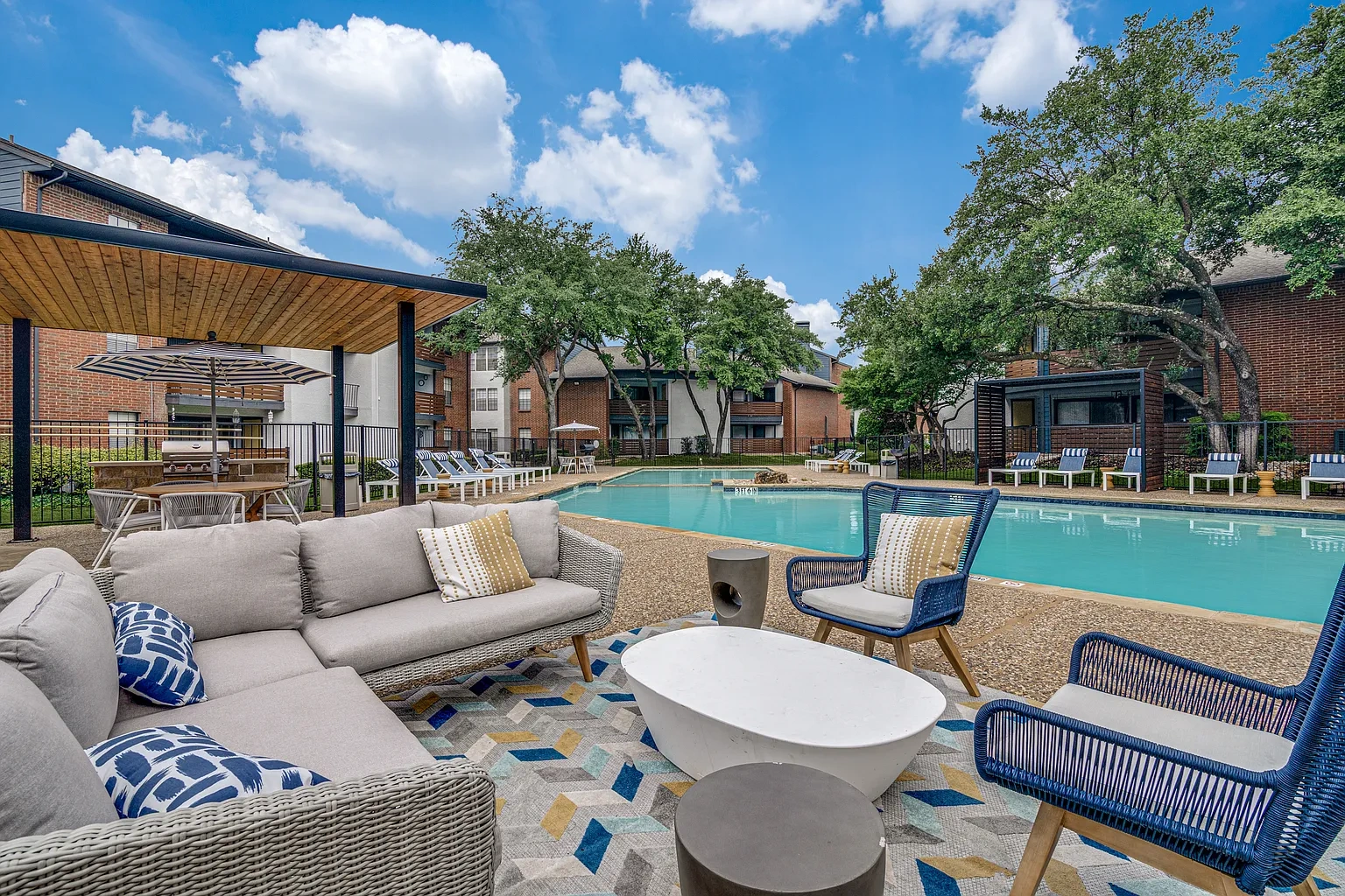 Raleigh At Towne Crossing – photo 3