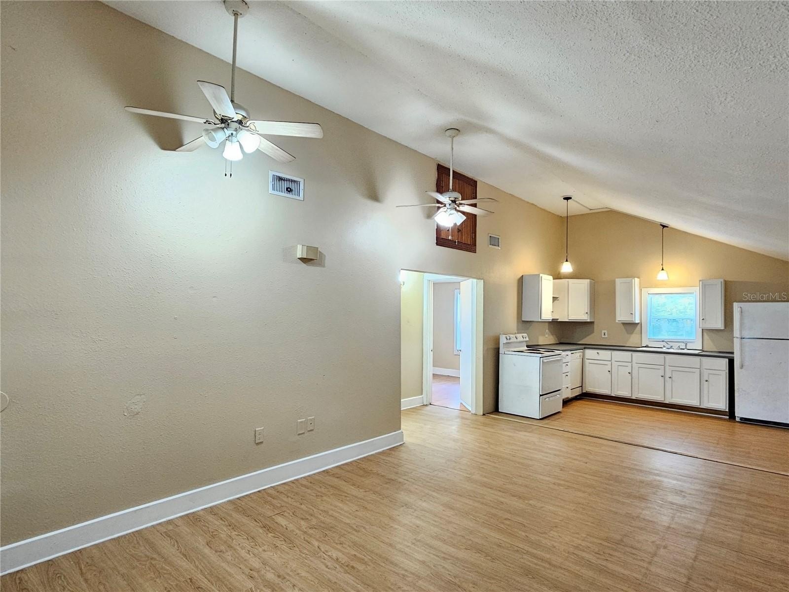2441 E Magnolia St – photo 5