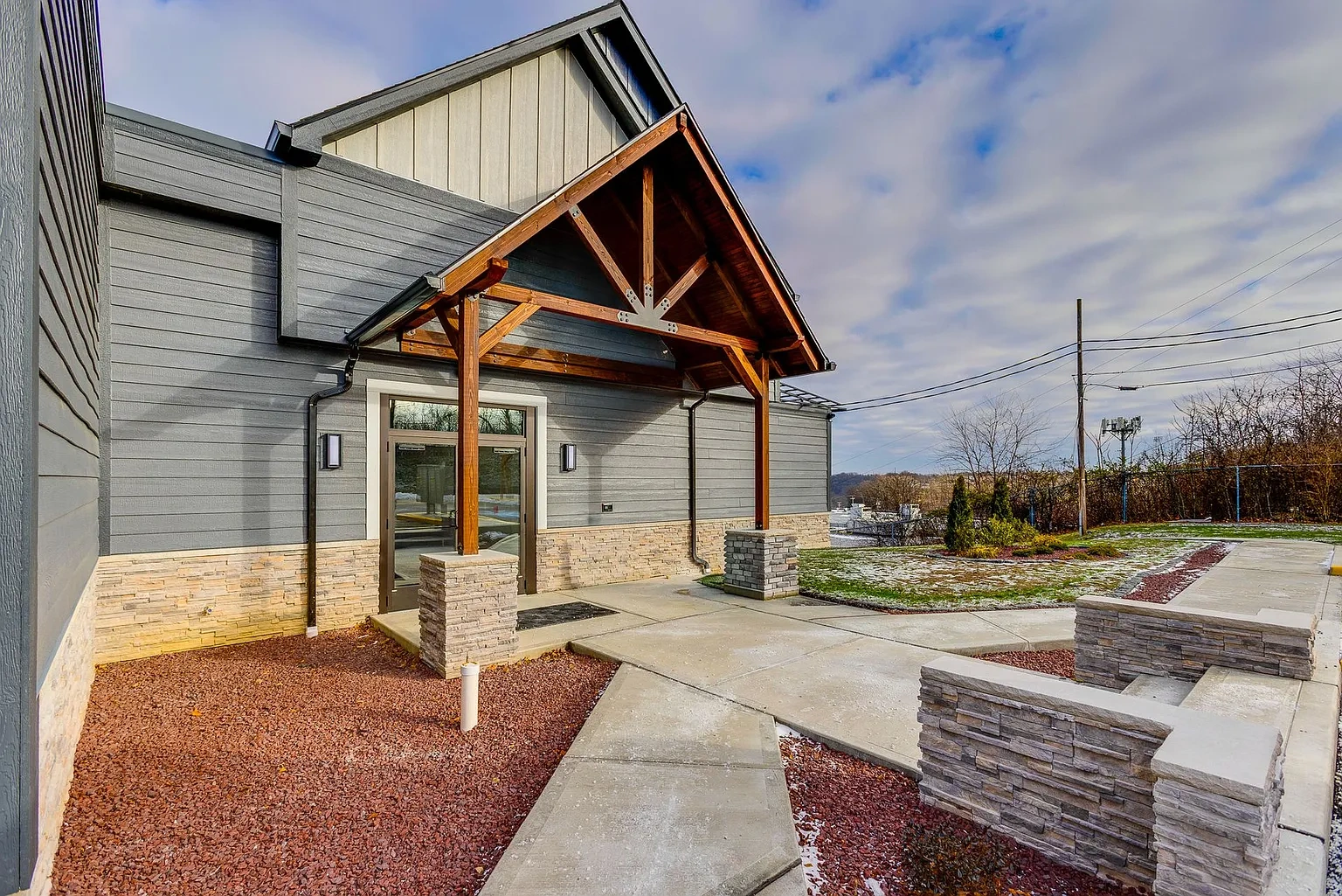 NOW LEASING - GALLERY GARDEN APTS – photo 4