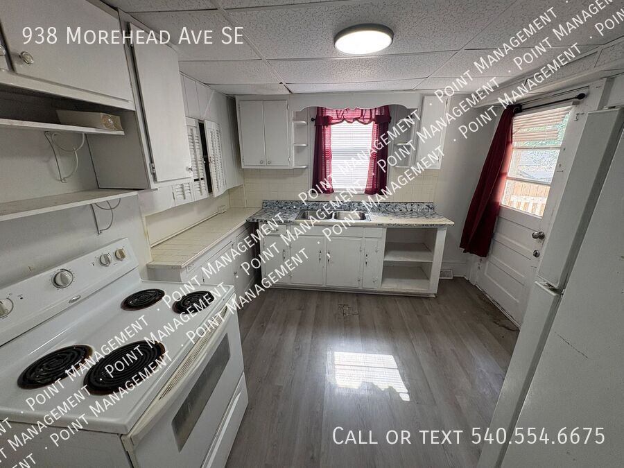 938 Morehead Ave SE – photo 4