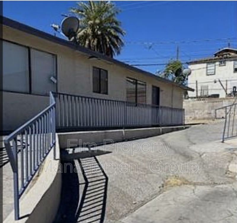 383 N 15th St – photo 1