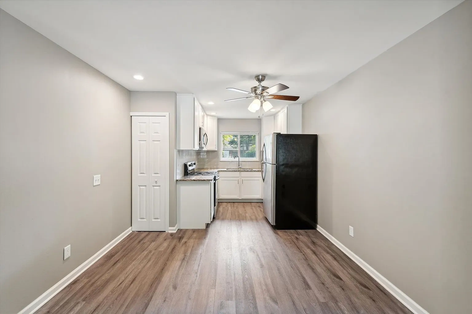 3808 W Sylvania – photo 2