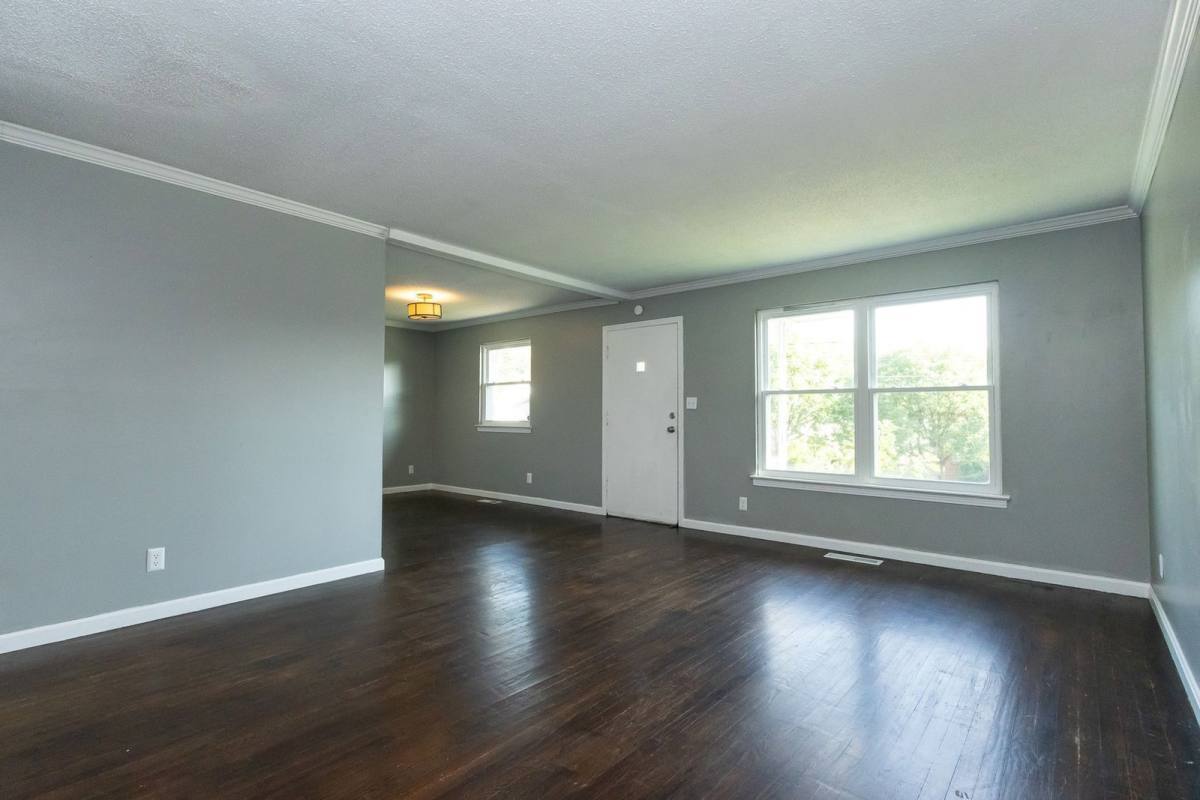 1930 Ivy St – photo 4