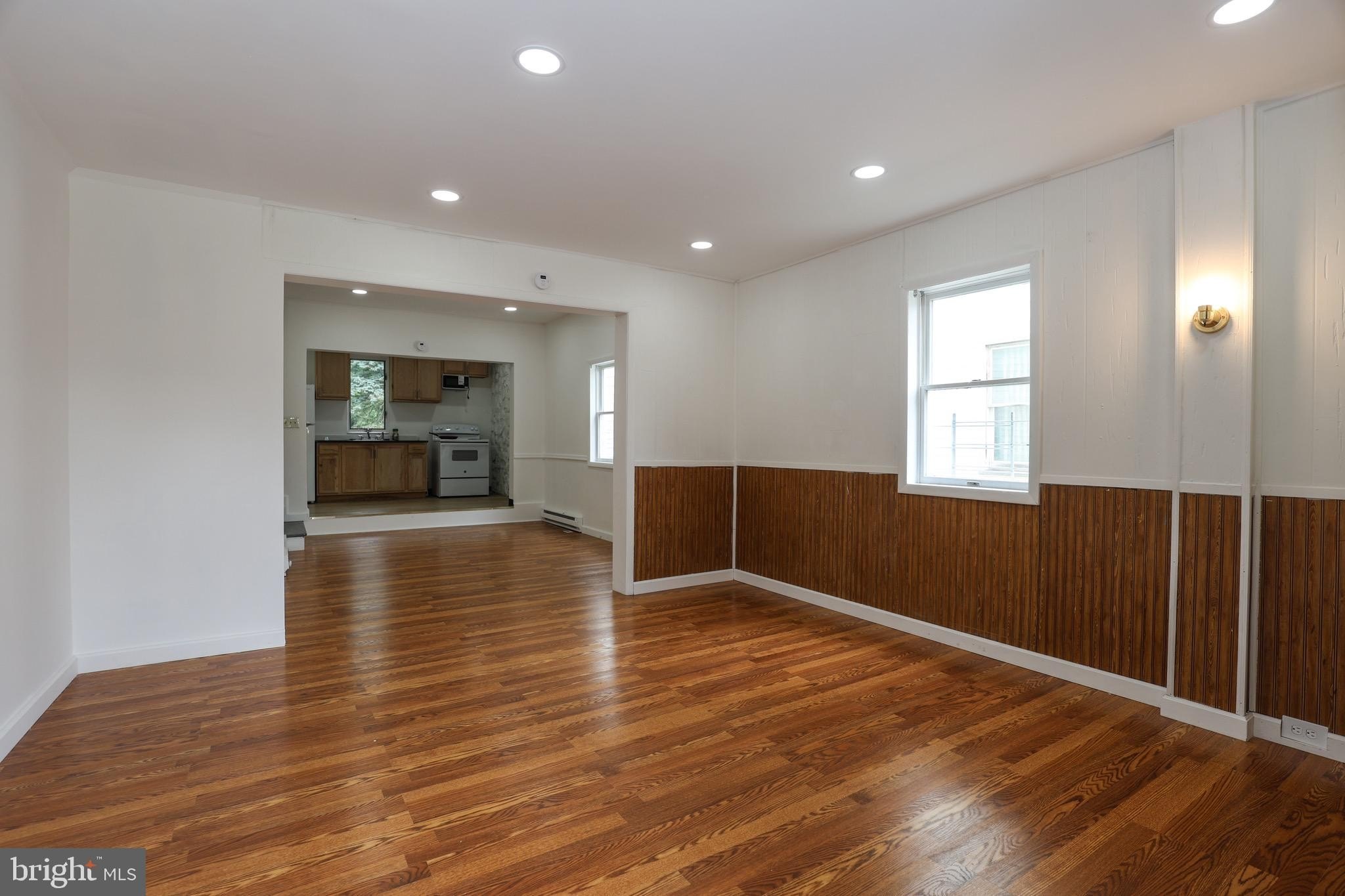 204 3rd St – photo 4