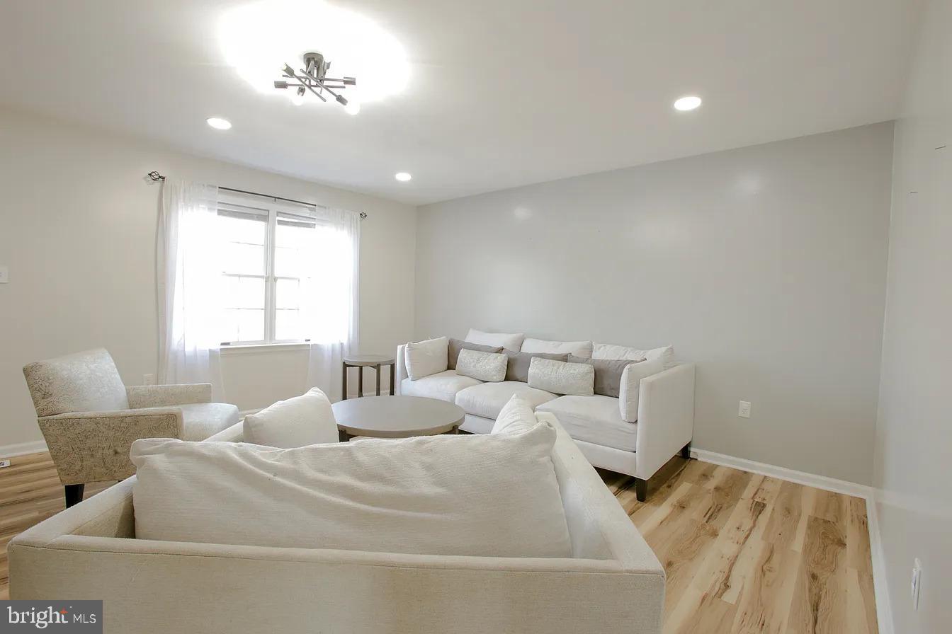 1019 Fredrick Blvd – photo 5