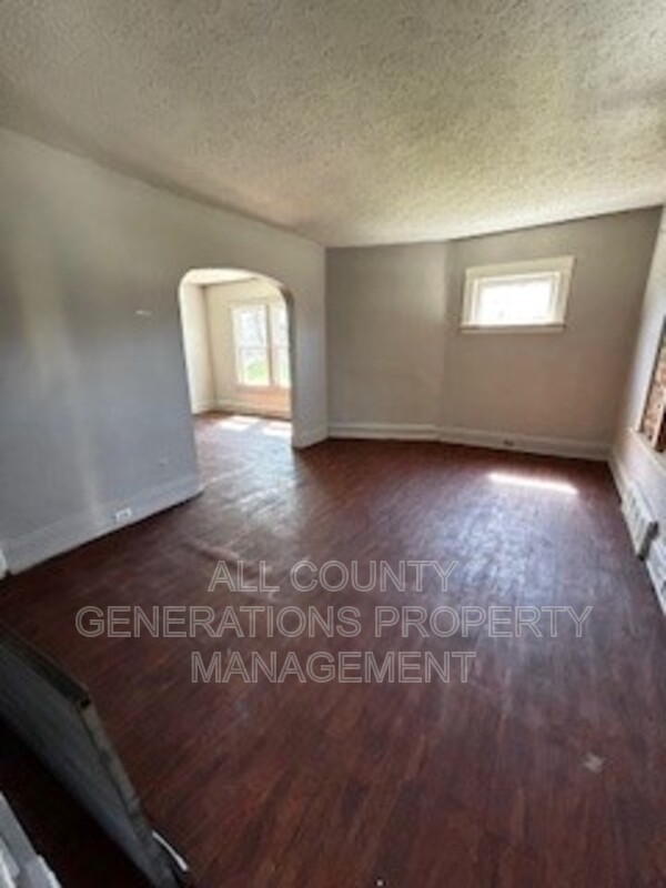 1011 E 140th St unit DN – photo 2