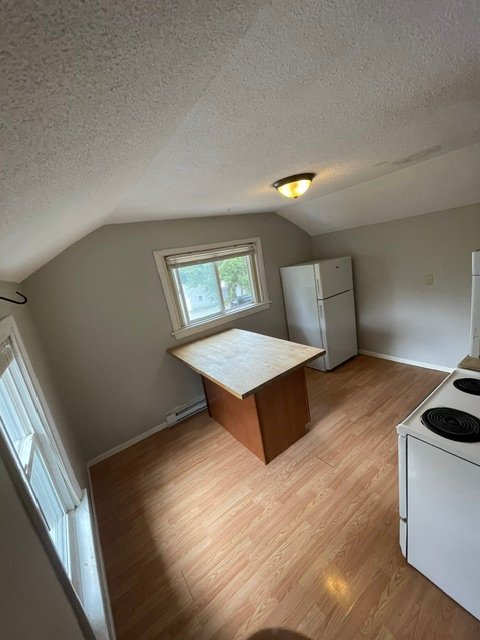 1110 College St unit 4 – photo 2