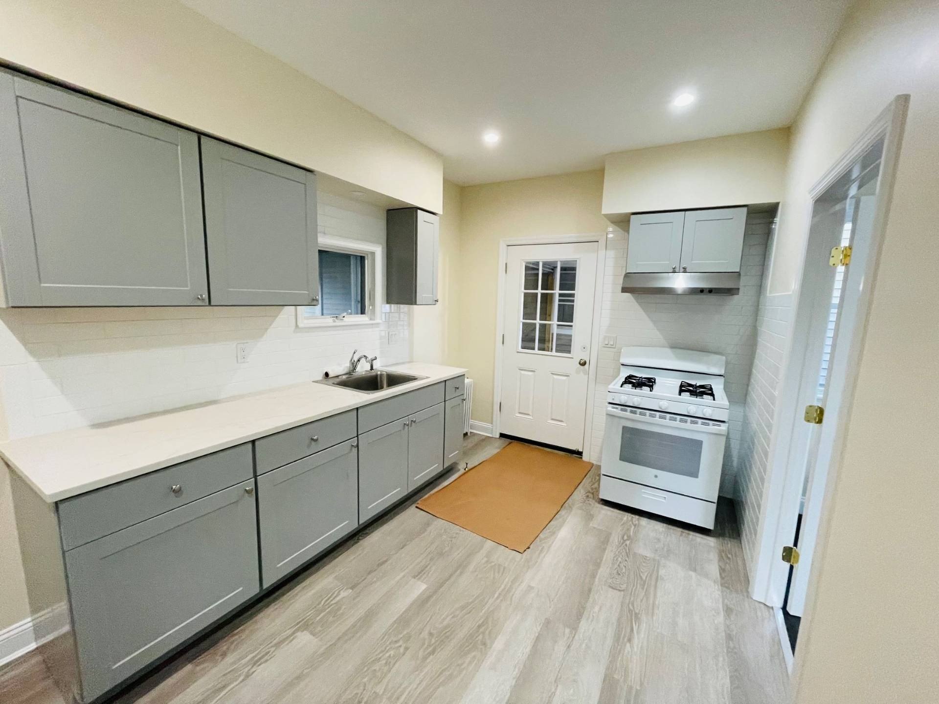 30 Grove St – photo 1