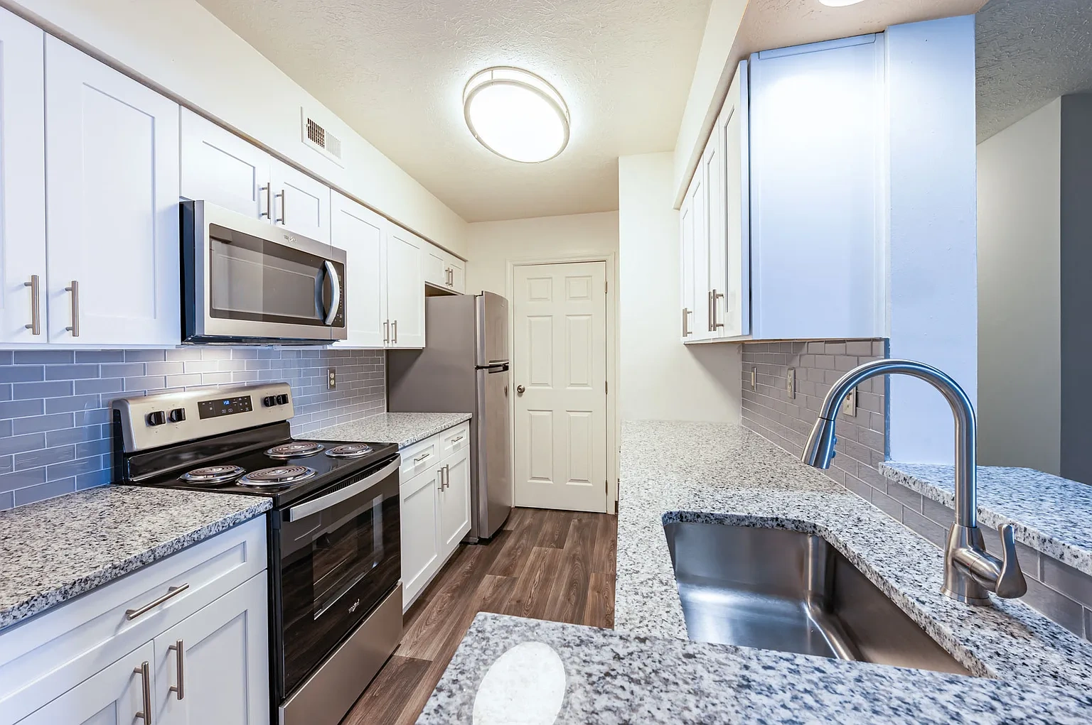 Hidden Lakes Apartment Homes – photo 5