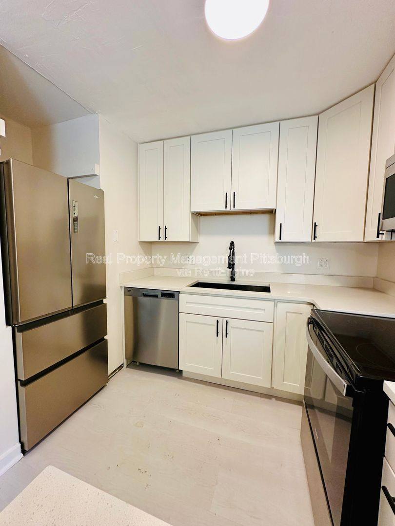 2121 Milligan Ave unit 6 – photo 2