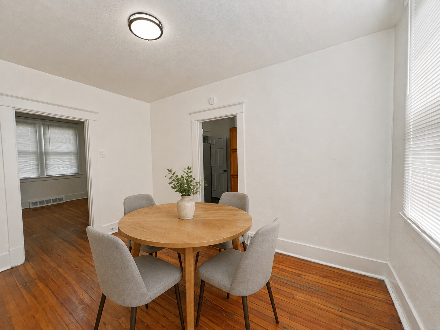 303 Broadway Ave – photo 3